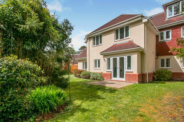 2 Bedroom Flat To Rent In New Road, West Parley, Ferndown BH22