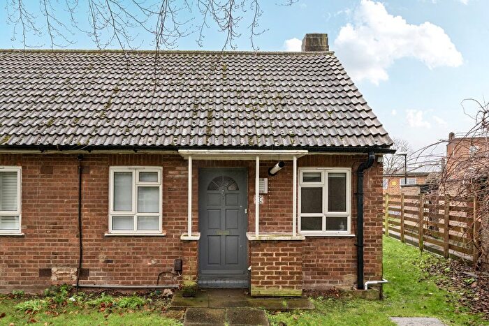 1 Bedroom Bungalow For Sale In Glazebrook Close, London, SE21