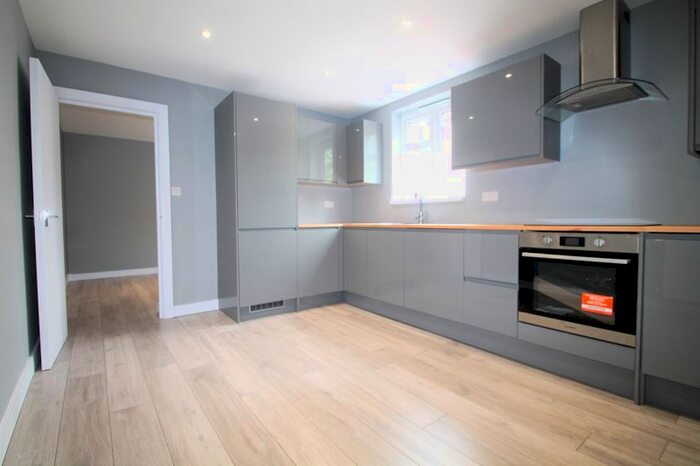 1 Bedroom Property To Rent In Benjamin Road, High Wycombe, HP13