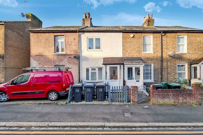 2 Bedroom Terraced House To Rent In St. Peters Street, South Croydon, CR2