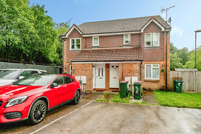 1 Bedroom Maisonette For Sale In Bolton Road, Maidenbower, Crawley, RH10