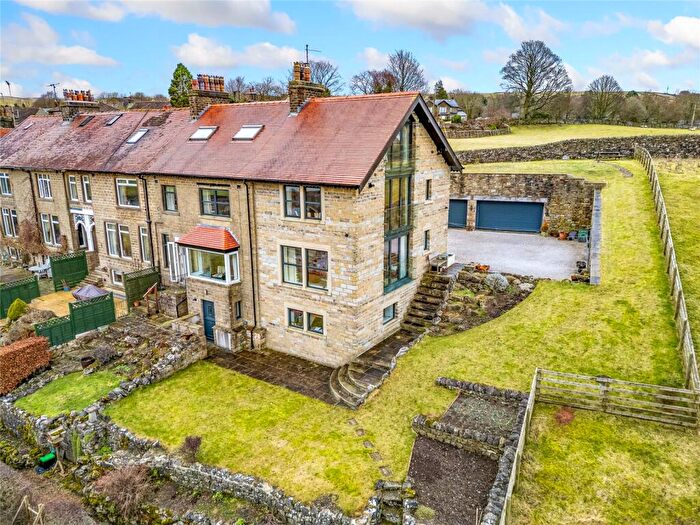 4 Bedroom End Of Terrace House For Sale In Bridge End, Grassington, BD23