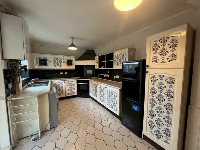 3 Bedroom House To Rent In Warstock Road, Birmingham, B14