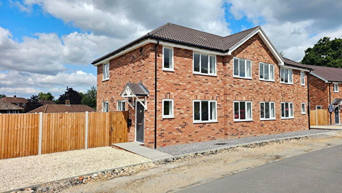 3 Bedroom Maisonette For Sale In Pond Close, Newbury, RG14