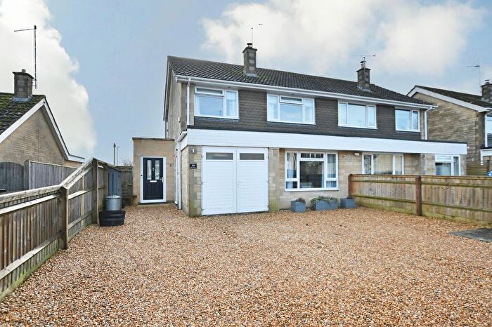 4 Bedroom Semi-Detached House For Sale In Aldsworth Close, Fairford, GL7
