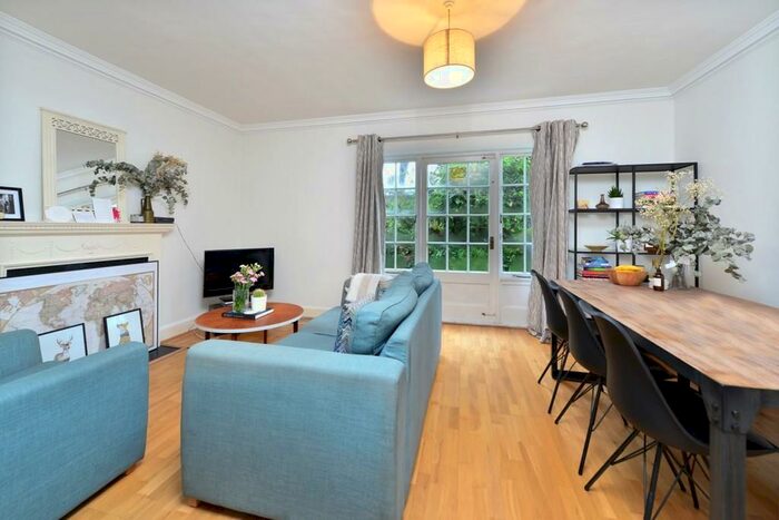 2 Bedroom Flat To Rent In Compton Road, London, N1