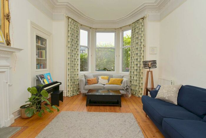 2 Bedroom Flat For Sale In Cargil Terrace, Trinity, Edinburgh, EH5