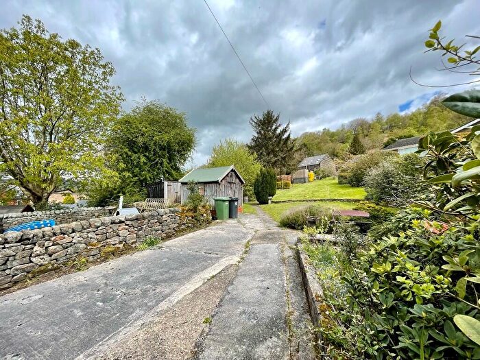 3 Bedroom Semi-Detached House For Sale In Yew Tree Hill, DE4
