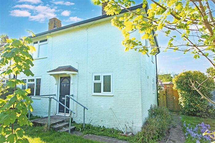 3 Bedroom End Of Terrace House For Sale In Merchistoun Road, Waterlooville, PO8