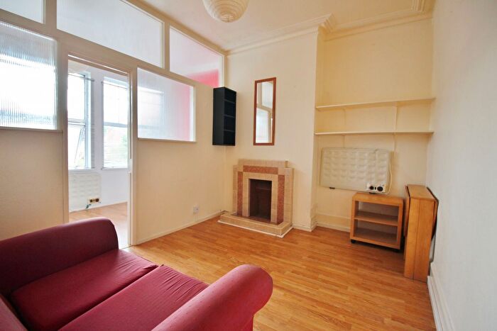 1 Bedroom Studio To Rent In High Road, London, N20