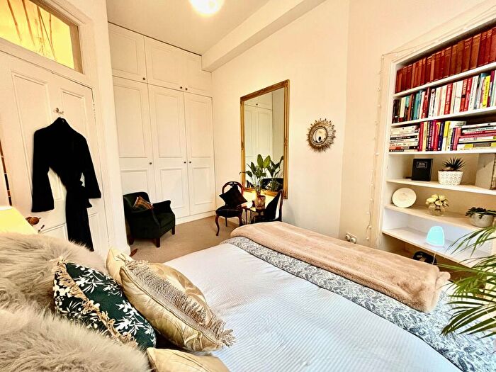 2 Bedroom Flat For Sale In Comiston Place (Flat ), Morningside, Edinburgh, EH10