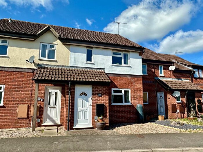2 Bedroom Terraced House For Sale In Meadow Road, Alcester, B49