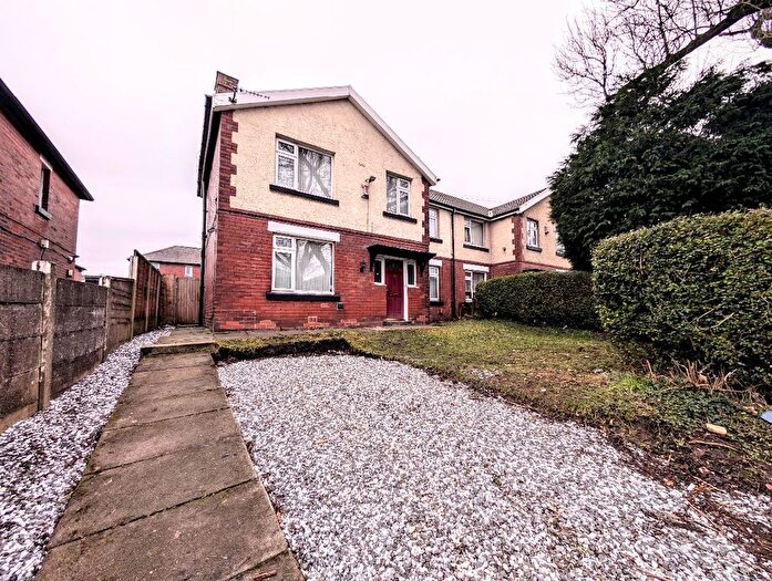 3 Bedroom Semi Detached House For Sale In Daffodil Road, Farnworth, Bolton, BL4