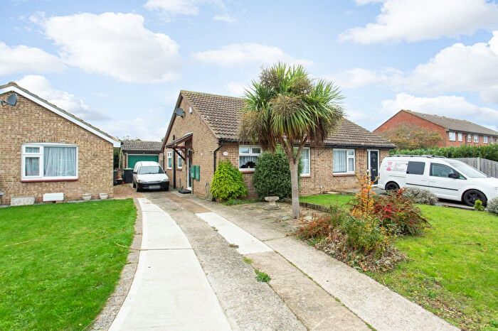 2 Bedroom Bungalow For Sale In Barley Close, Herne Bay, Kent, CT6