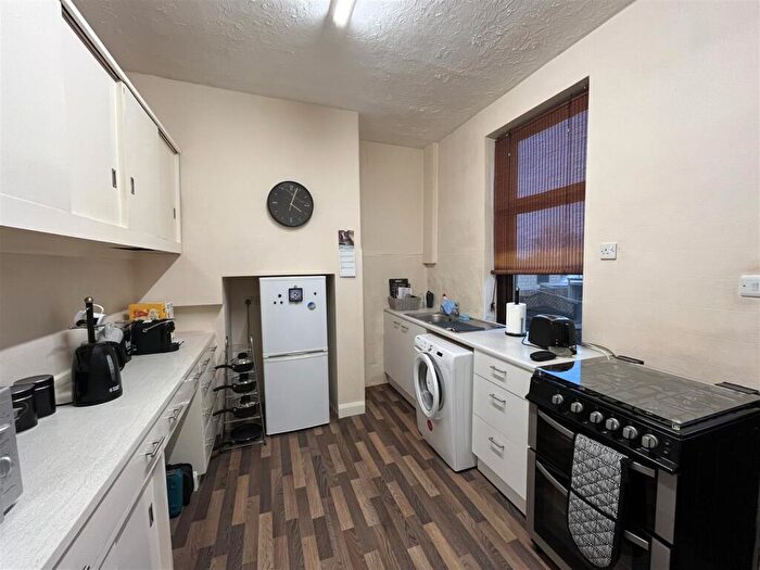 2 Bedroom Terraced House For Sale In Balme Lane, Bradford, BD12