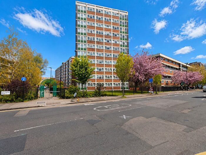 2 Bedroom Flat For Sale In Cropley Court, Hackney, N1