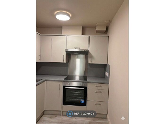 4 Bedroom Flat To Rent In Edinburgh, Edinburgh, EH1