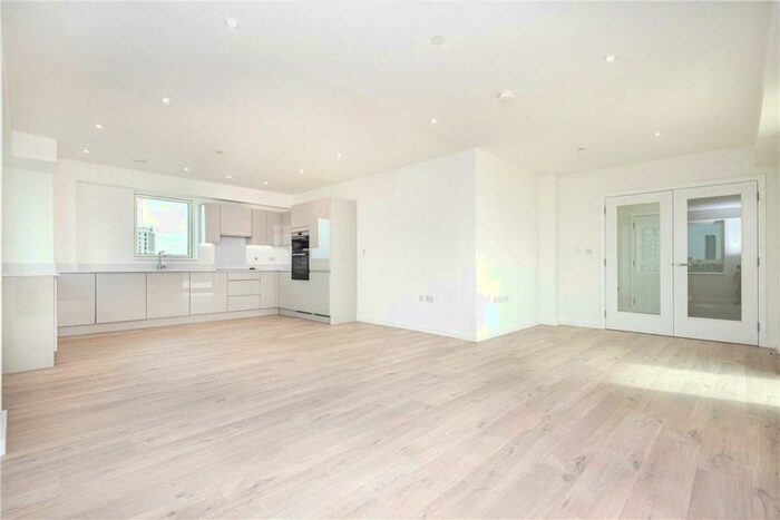 3 Bedroom Apartment To Rent In Heartwell Avenue, London, E16