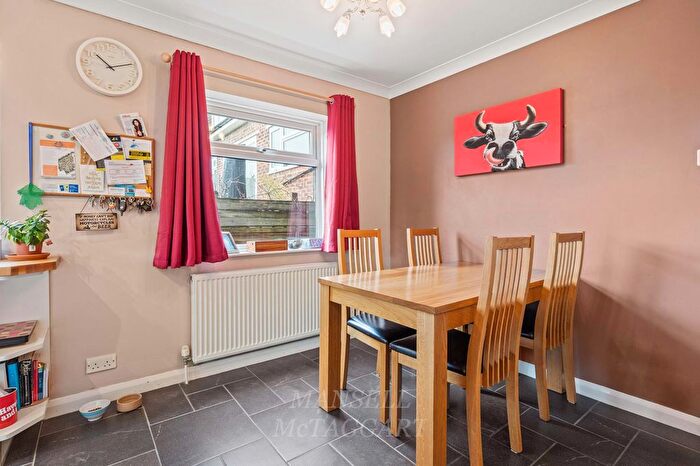 3 Bedroom Semi-Detached House For Sale In Willow Ridge, Turners Hill, RH10