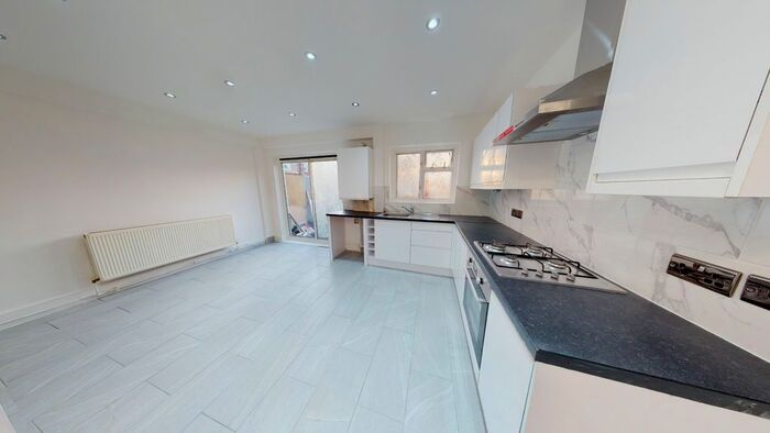 4 Bedroom Terraced House To Rent In Altmore Avenue, London E6