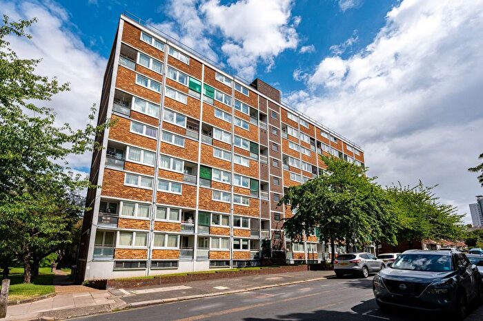 2 Bedroom Flat To Rent In Kingsman Street, Woolwich, London, SE18