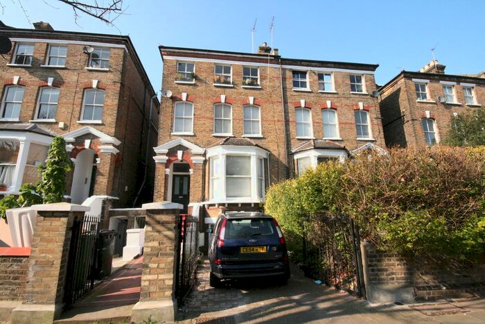 2 Bedroom Flat To Rent In Hartham Road, Islington, N7