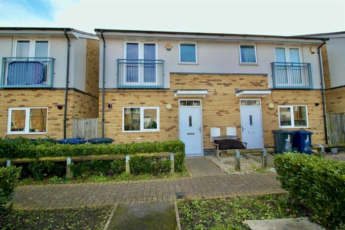 3 Bedroom Semi-Detached House To Rent In Founders Close, Northolt, UB5