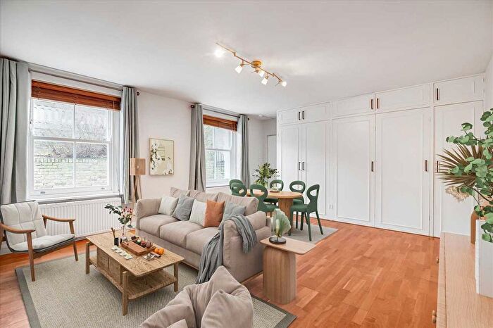 Studio To Rent In Catherine Road, Surbiton, KT6