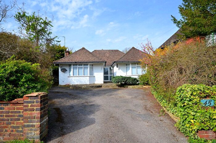 3 Bedroom Bungalow For Sale In The Drive, Cranleigh, GU6