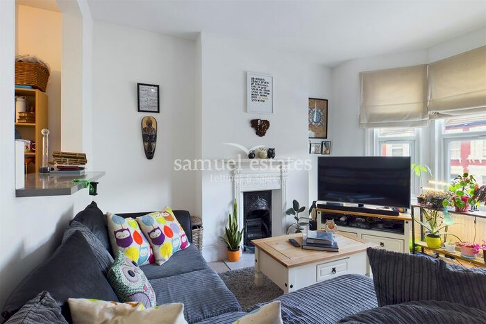 1 Bedroom Flat To Rent In Letchworth Street, Tooting, SW17