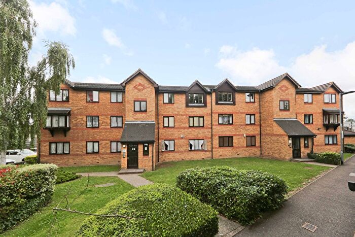 1 Bedroom Flat To Rent In Greenslade Road, Barking, IG11