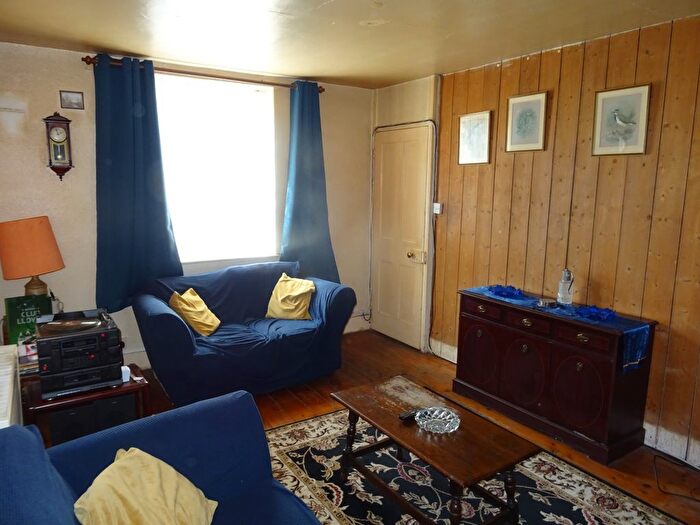 2 Bedroom Cottage For Sale In High Street, Wingham, Canterbury, CT3