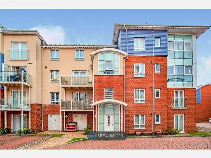 2 Bedroom Flat To Rent In Pumphouse Crescent, Watford, WD17