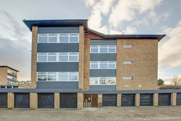 1 Bedroom Apartment To Rent In Chairborough Road, High Wycombe, HP12