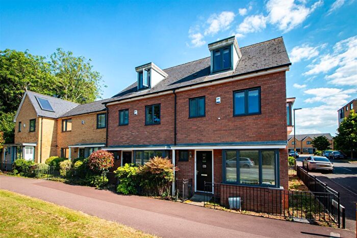 4 Bedroom Town House To Rent In Stratford Road, Wolverton, Milton Keynes, MK12