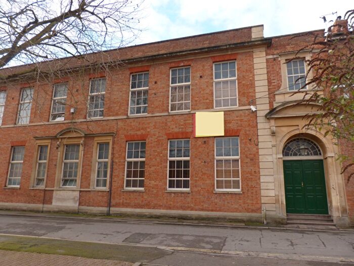 3 Bedroom Flat To Rent In King Street, Bridgwater, TA6