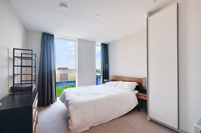 1 Bedroom Flat For Sale In Greyhound Parade, London, SW17
