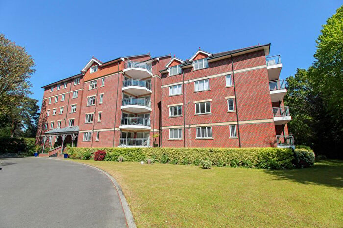 2 Bedroom Apartment For Sale In Tower Road, Poole, BH13