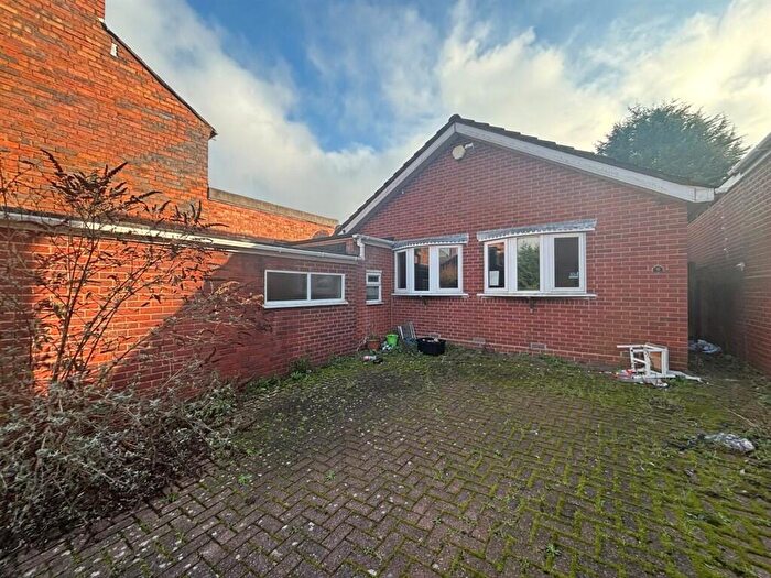2 Bedroom Detached Bungalow For Sale In Bank Street, Stourbridge, DY9