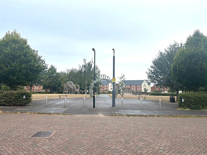 2 Bedroom Flat To Rent In Bright Wire Crescent, Eastleigh, SO50