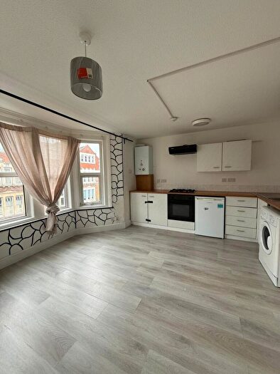 1 Bedroom Flat To Rent In George Lane, E18