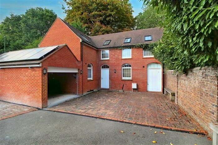 4 Bedroom Detached House To Rent In Oathall Road, Haywards Heath, West Sussex, E, RH16