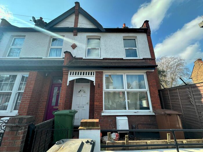 3 Bedroom Terraced House To Rent In Aveling Park Road, E17