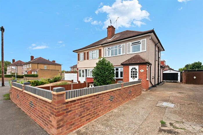 3 Bedroom Semi-Detached House For Sale In Weymouth Road, Hayes, UB4