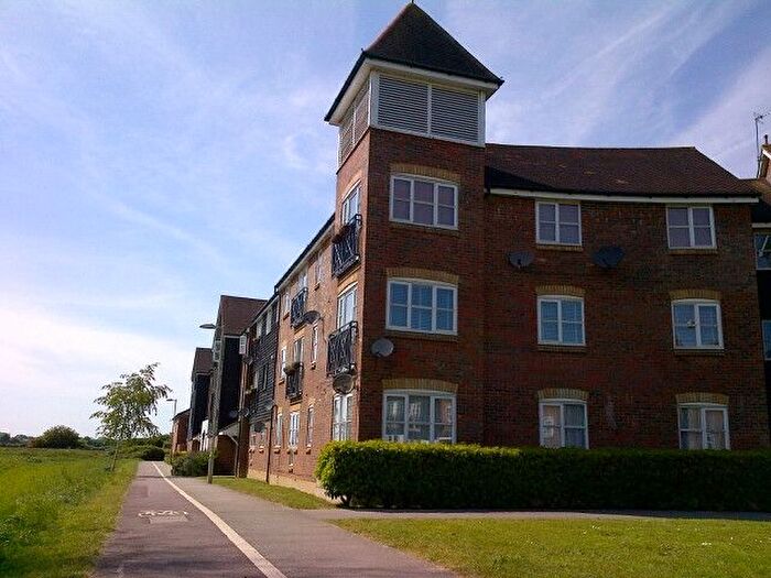 2 Bedroom Flat To Rent In Riverbank Way, Ashford, TN24