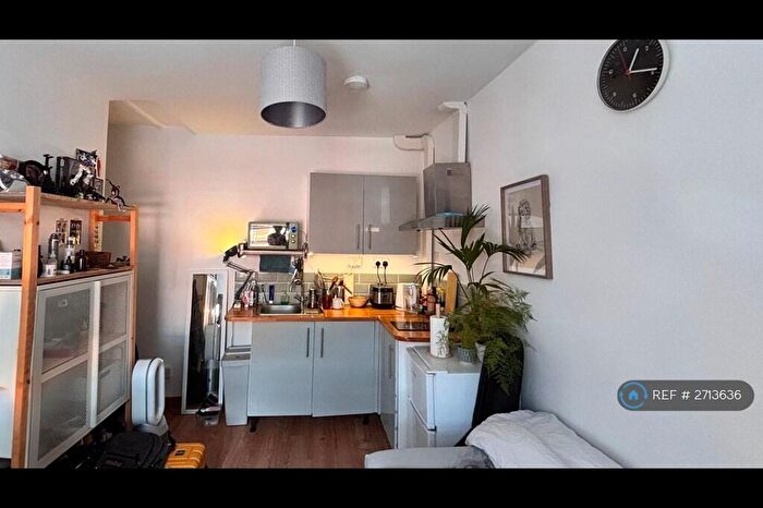 Studio To Rent In Grafton Road, London, NW5