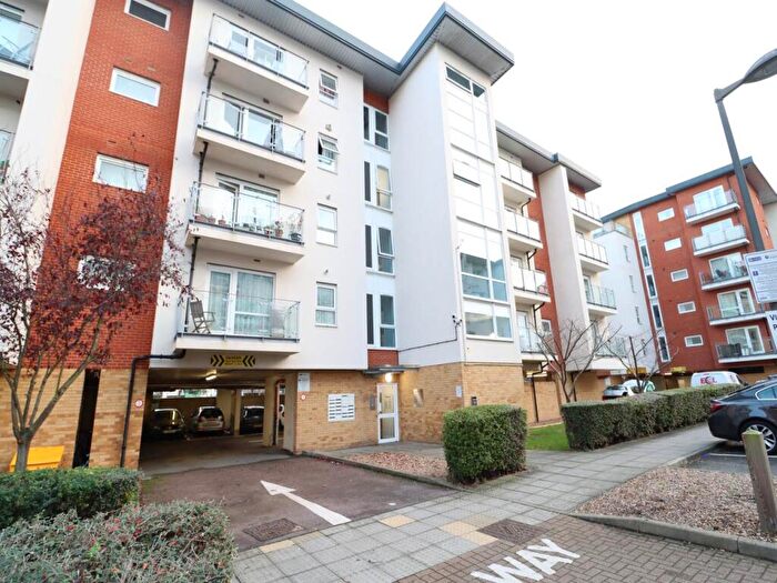 3 Bedroom Flat To Rent In Clarkson Court, Hatfield, Hertfordshire, AL10