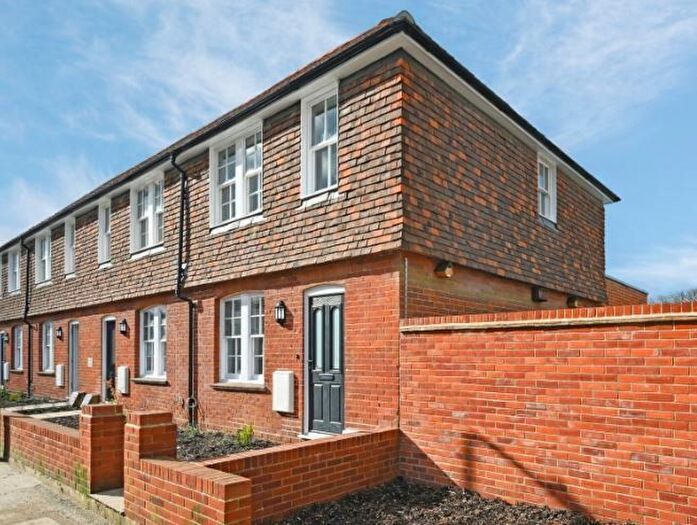 2 Bedroom End Of Terrace House For Sale In Olantigh Road, Wye, Ashford, Kent, TN25