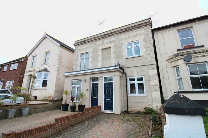 2 Bedroom Semi-Detached House To Rent In Redhill, Surrey, RH1