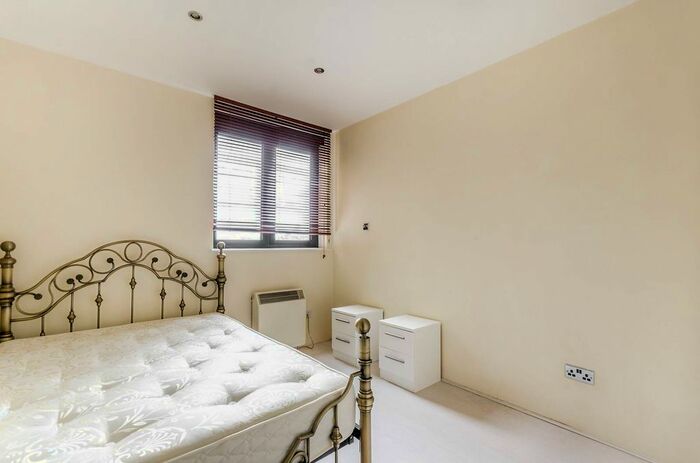 2 Bedroom Flat To Rent In Cromwell Road, South Kensington, London, SW7